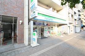 コンビニ　ファミリーマート広島千田町店（コンビニ）まで548m