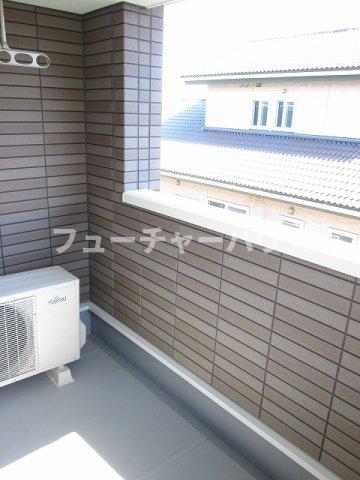 バルコニー　暖かな日差しのふりそそぐバルコニー