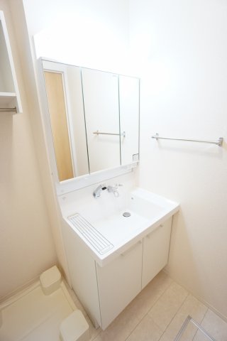 洗面設備　※同物件・同タイプの写真です。