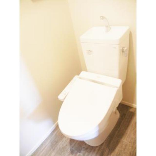 トイレ　※写真は同タイプ住戸です。