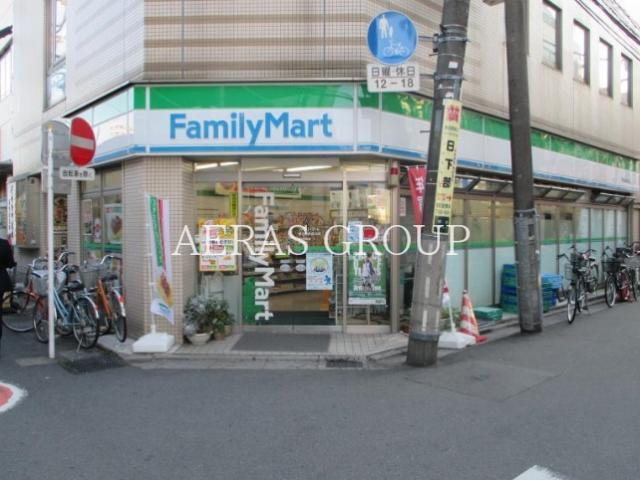 コンビニ　ファミリーマート春日部駅西口店（コンビニ）まで212m