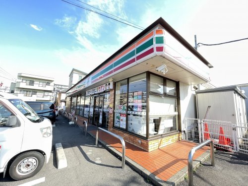 コンビニ　セブンイレブン 鳩ケ谷緑町1丁目店（コンビニ）まで521m
