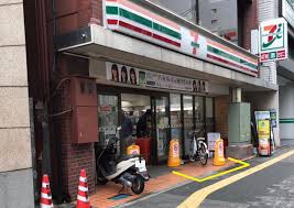コンビニ　セブンイレブン 新御徒町駅前店（コンビニ）まで260m