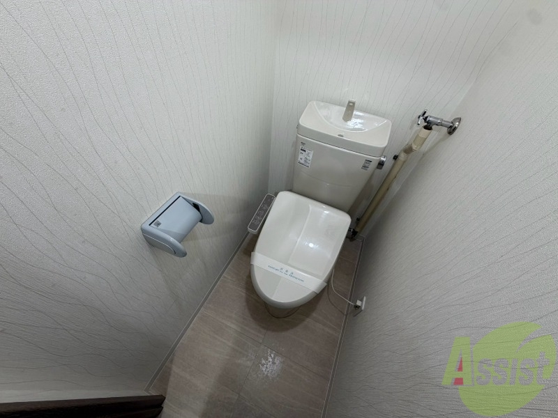 トイレ　こちらはトイレです。清潔感があり、安心して使用できます。