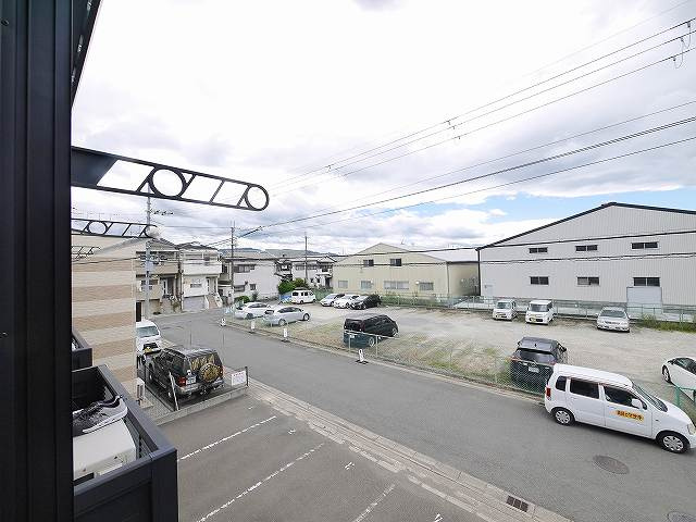 バルコニー　こちらでお洗濯が干せます。