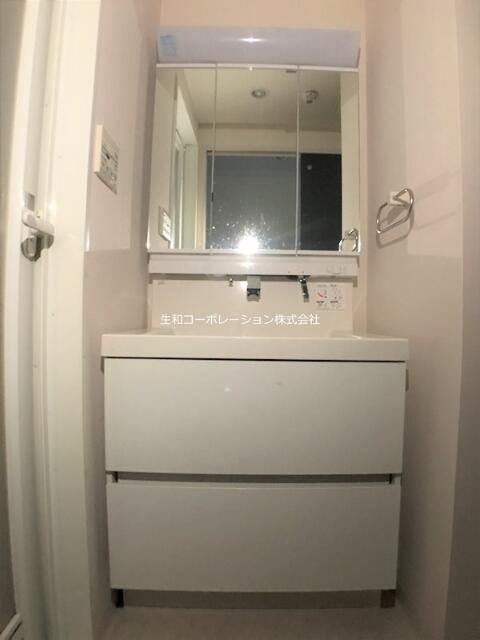 洗面設備　使いやすい洗面所です