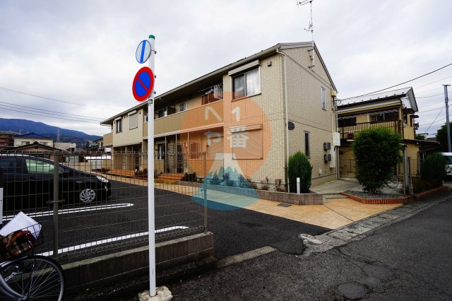 建物外観　ネット無料。ラフォレストの外観です