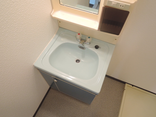 洗面設備　独立洗面台です