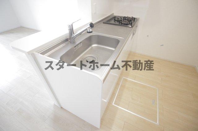 キッチン　コンパクトなキッチンで掃除もラクラク