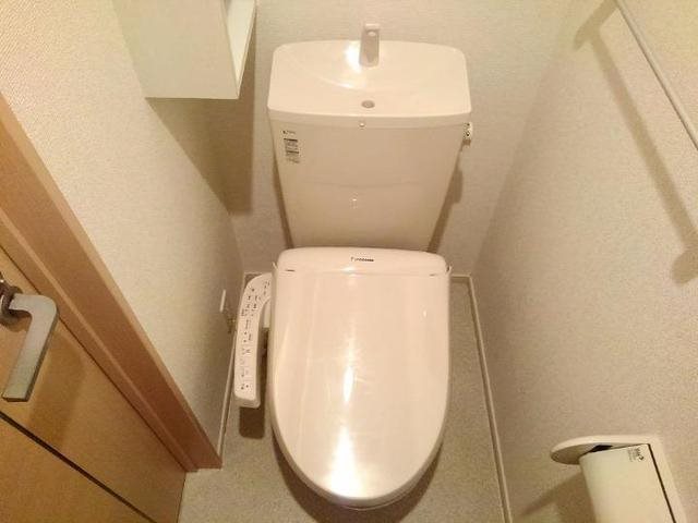 トイレ　温水洗浄便座