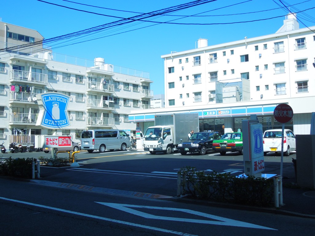 コンビニ　ローソン中野本町新橋通り店（コンビニ）まで320m