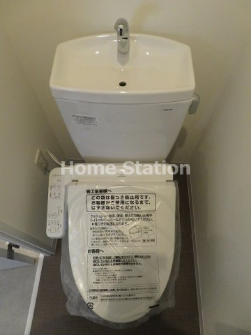 阪神電鉄阪神なんば線 千鳥橋駅 徒歩6分 10階建 築3年のトイレ写真