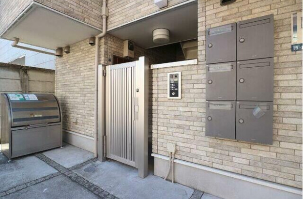 京急本線 生麦駅 徒歩4分 3階建 築11年の外観写真