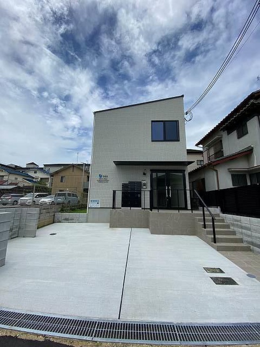 chou chou Nakamiya WESTの外観写真