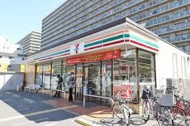 コンビニ　セブンイレブン大阪三国本町3丁目店（コンビニ）まで160m