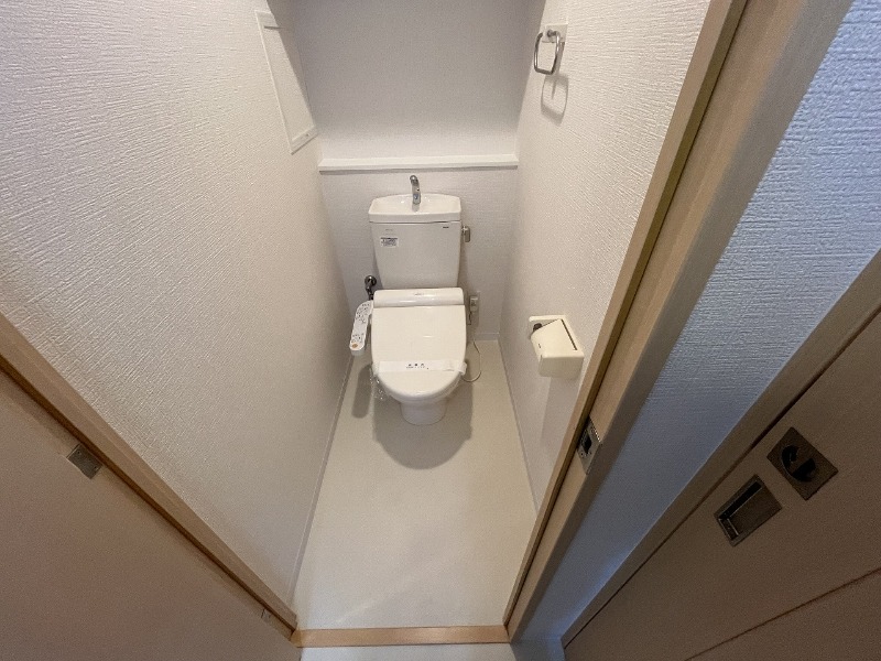 地下鉄千日前線 新深江駅 徒歩3分 10階建 築12年のトイレ写真