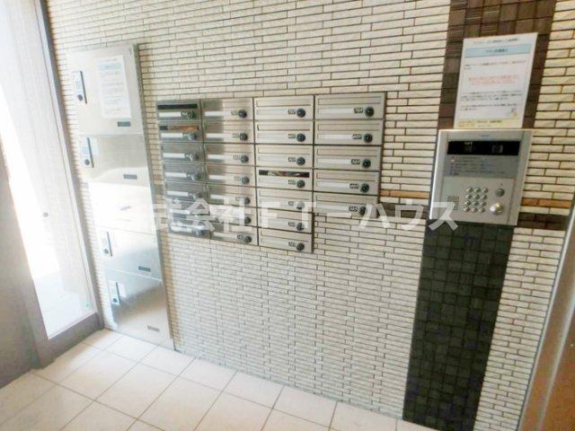 その他設備　宅配ボックス、集合ポスト、オートロック