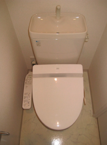 東京メトロ東西線 茅場町駅 徒歩5分 13階建 築22年のトイレ写真