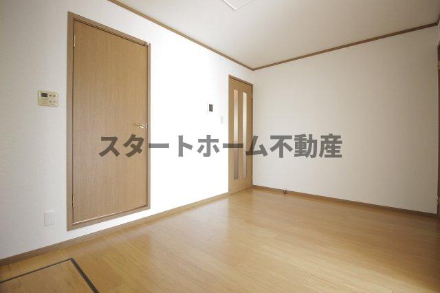 ＪＲ高徳線 佐古駅 徒歩50分 2階建 築25年の居間写真