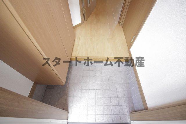 ＪＲ高徳線 佐古駅 徒歩50分 2階建 築25年の玄関写真