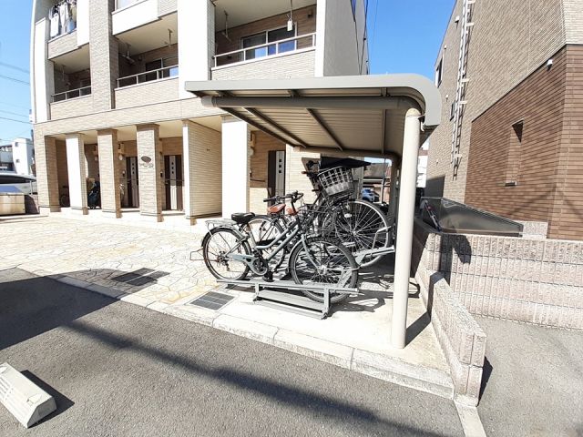 地下鉄四つ橋線 玉出駅 徒歩9分 3階建 築11年の外観写真
