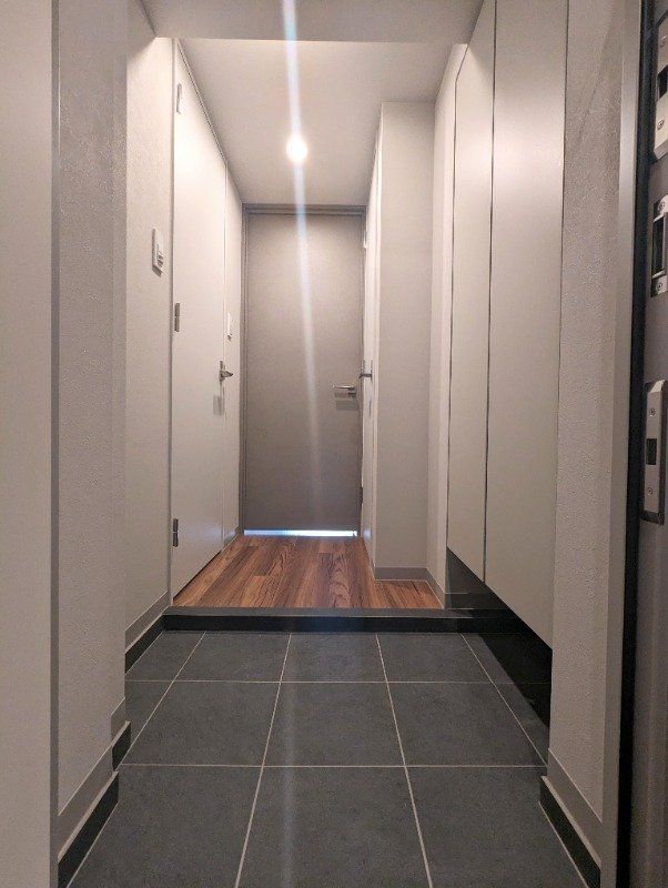 玄関　※同タイプの別のお部屋です