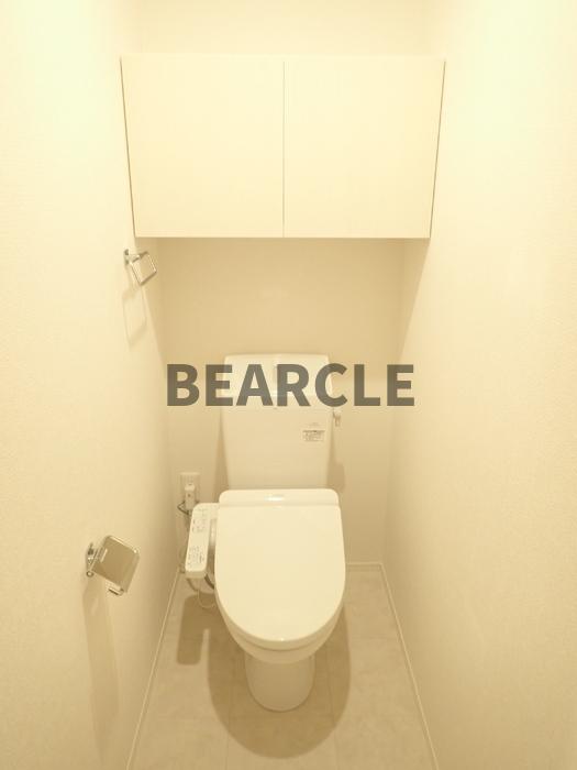 トイレ　落ち着いた色調のトイレです