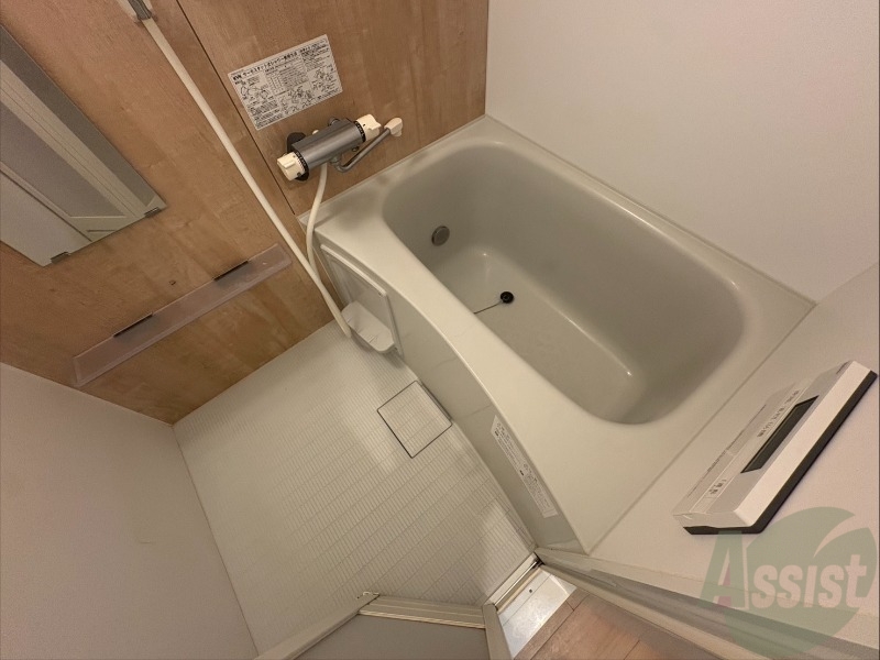 バス・シャワールーム　お風呂になります。一日の疲れを癒してくださいね。