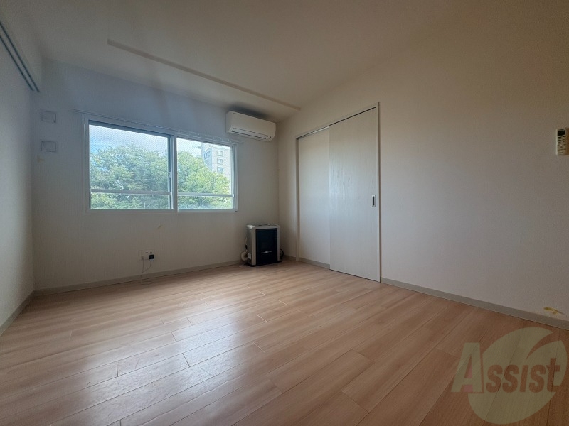 居室・リビング　広くてキレイなお部屋が広がっていて、充実した生活が送れそう。