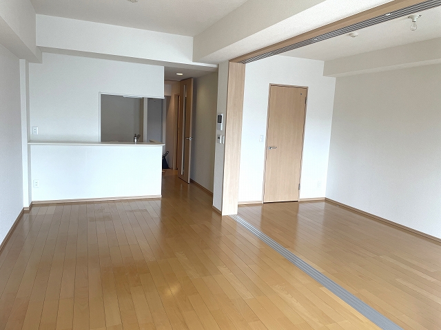 床暖房つき AVENIR渋谷本町 Lの居間写真