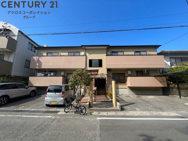 建物外観　敷地内に駐車場があります！