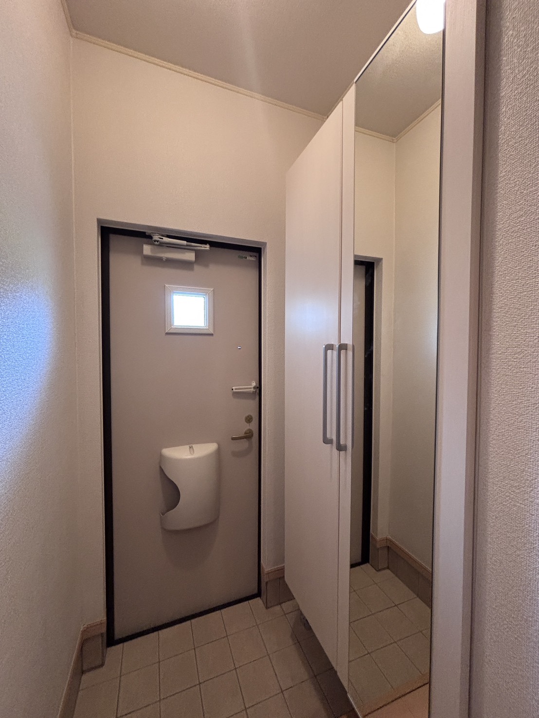和田町アパートの玄関写真