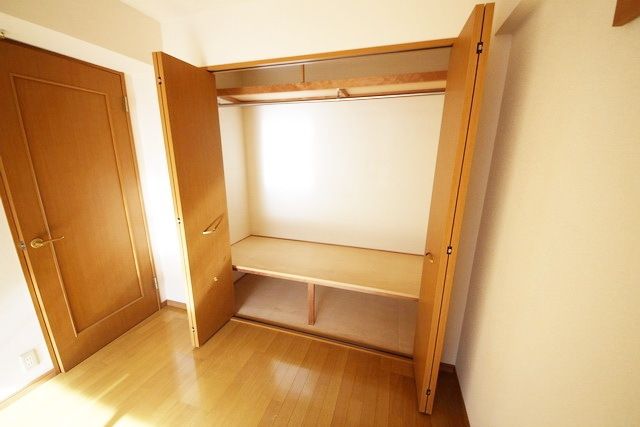 収納　同物件別部屋写真