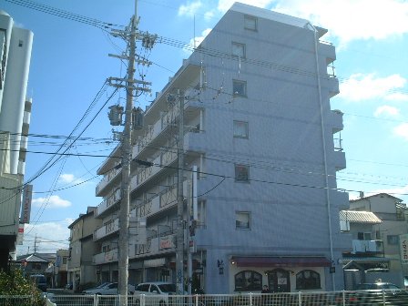 エイトウッドマンションの建物外観