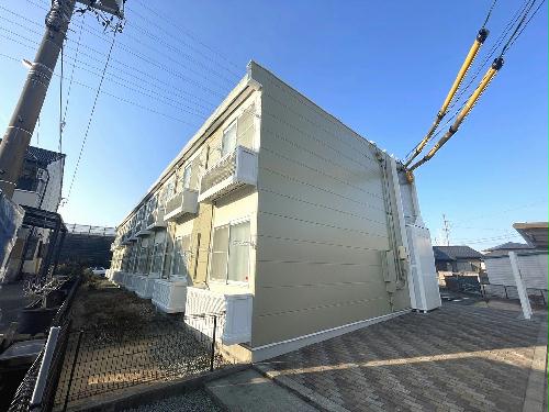 建物外観　家具家電設置、カードキー採用。