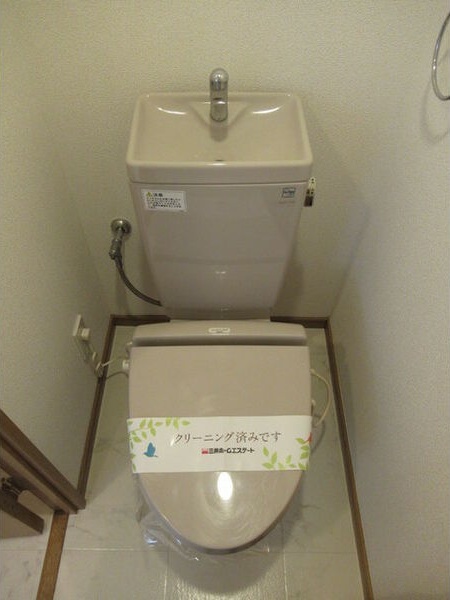 地下鉄東山線 中村日赤駅 徒歩9分 4階建 築26年のトイレ写真