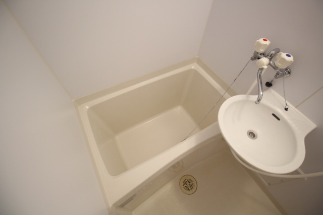 洗面設備　同物件別号室です。