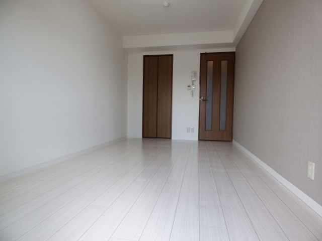 居室・リビング　写真は別号室です。