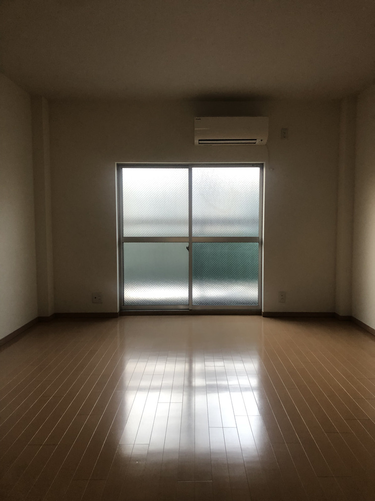 今川ビルの居間写真