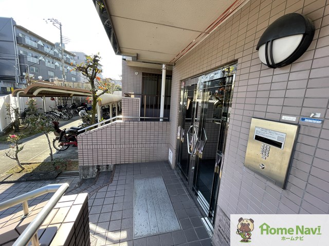 その他設備　オートロック付き。