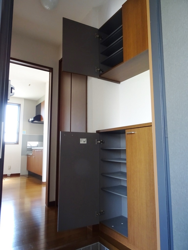 玄関　玄関の靴収納