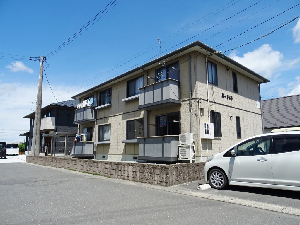 建物外観　周辺は静かな住宅地になります。