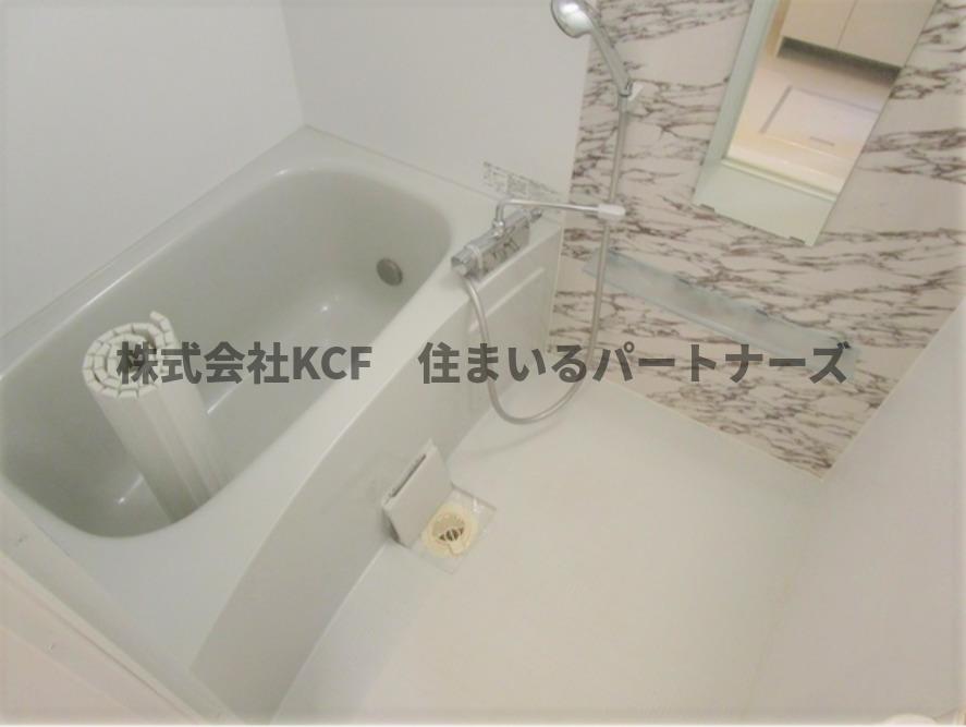 バス・シャワールーム　コンパクトで使いやすいお風呂です