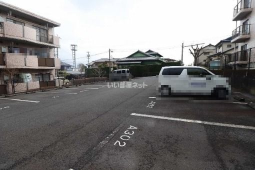 【富士市岩淵のマンションの駐車場】