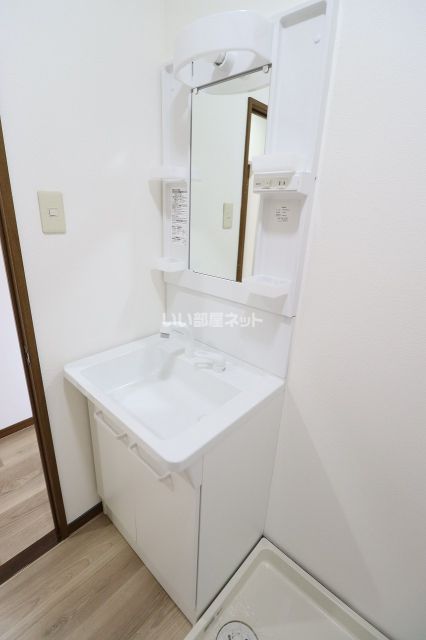 【富士市岩淵のマンションの洗面設備】