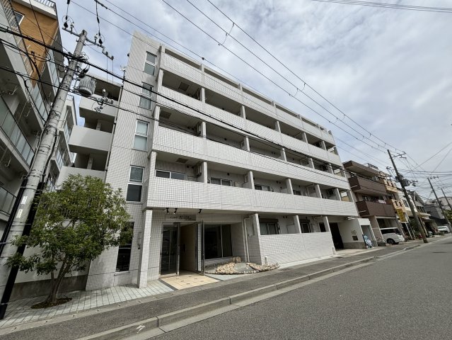 神戸市兵庫区小河通のマンションの建物外観