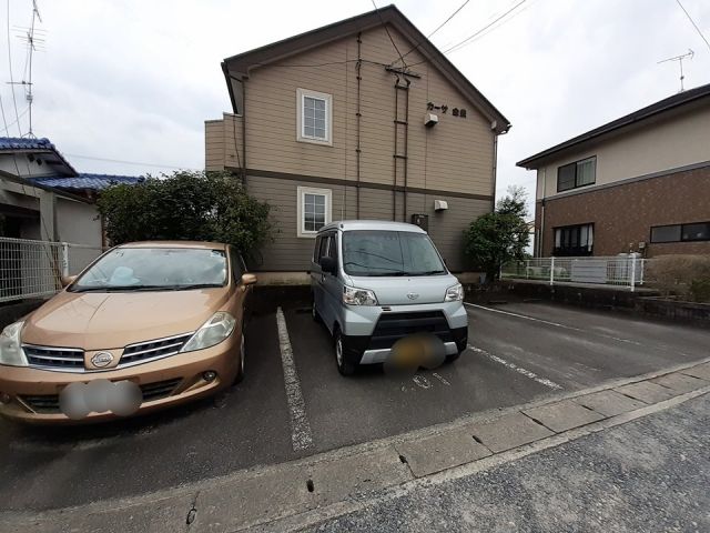 【カ－サ金泉の駐車場】