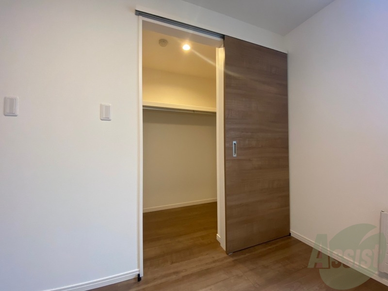 収納　寝室の収納です。部屋がすっきり片付きます。