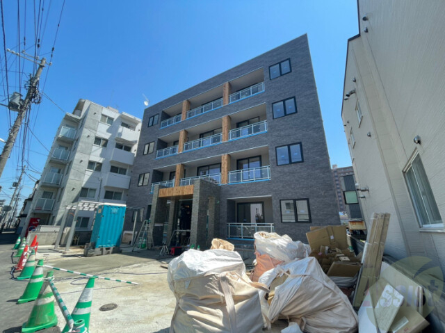 建物外観　札幌市白石区菊水一条「ＬＡＰＥＡＣＥ菊水」
