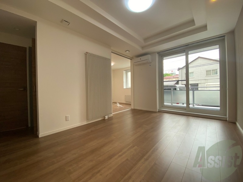 居室・リビング　広くてキレイなお部屋が広がっていて、充実した生活が送れそう。